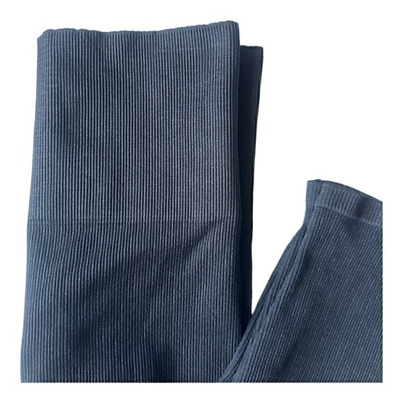 EUC Spanx Look at Me Now Seamless Leggings in Black - Size Large - Picture 5 of 8